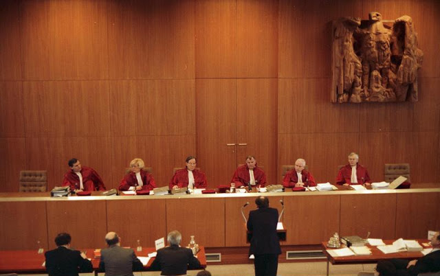 Bundesverfassungsgericht bestätigt Lug und Betrug am deutschen Volk seit über einem halben Jahrhundert!